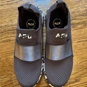 APL Black Slip-On Sneakers with Elastic Strap Sz 6